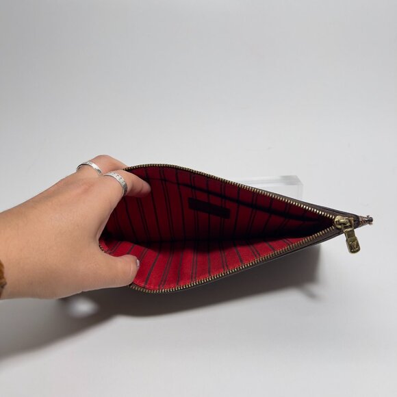 Louis Vuitton Neverfull Pochette Pouch Damier Ebene Cherry Interior - Picture 6 of 9